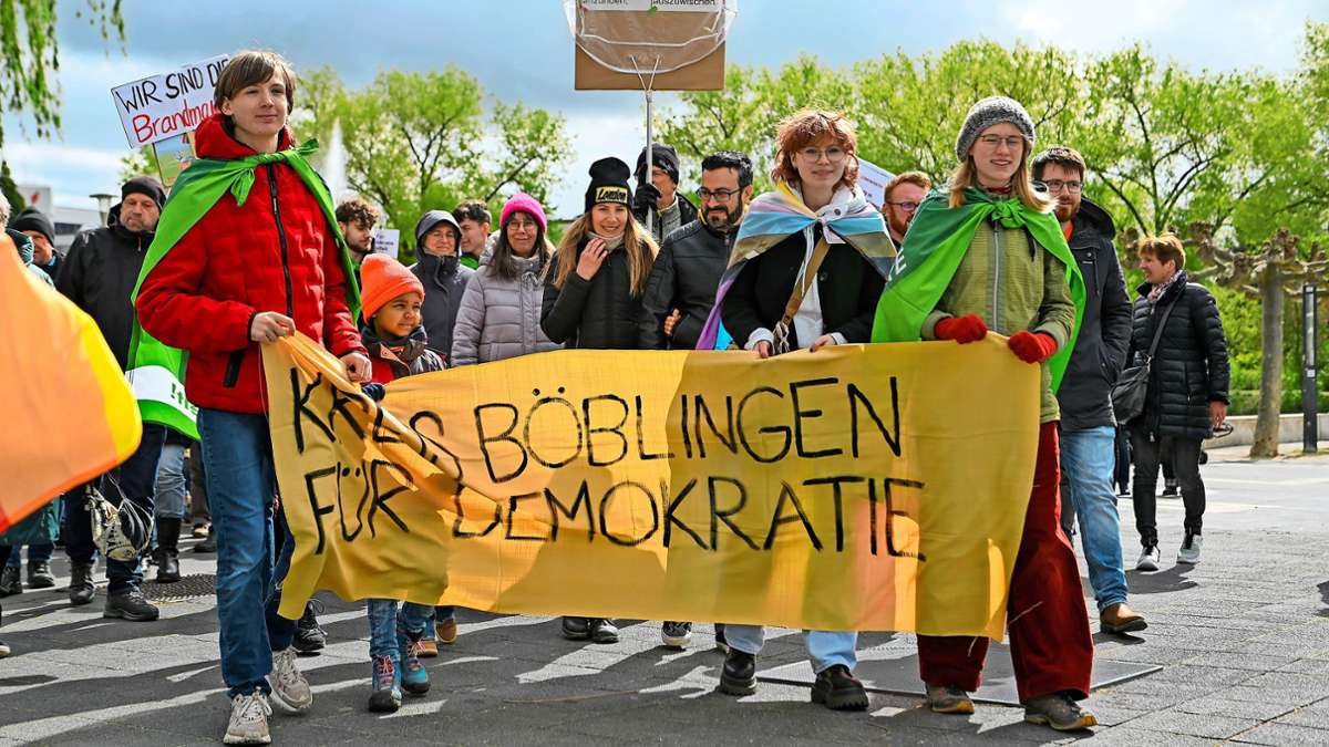 Kundgebung auf dem Elbenplatz: Demo für Demokratie in Böblingen
