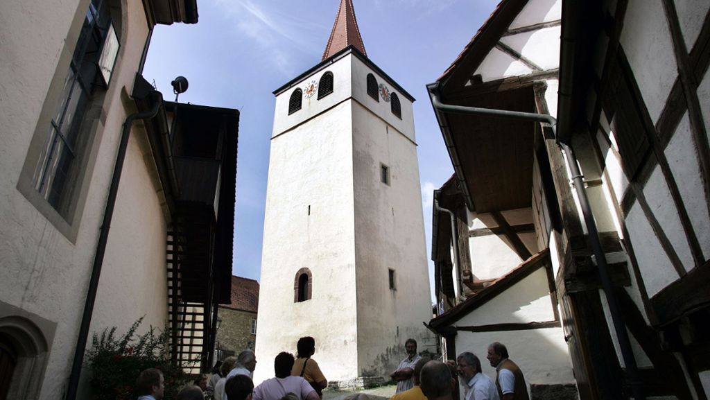 Weissach im Kreis Böblingen: Jugendliche klettern auf Dächer der Wehrkirche