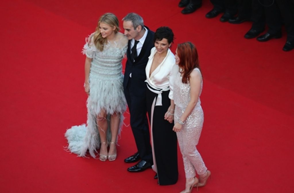 Von links: Chloe Grace Moretz, Olivier Assayas, Juliette Binoche und Kristen Stewart