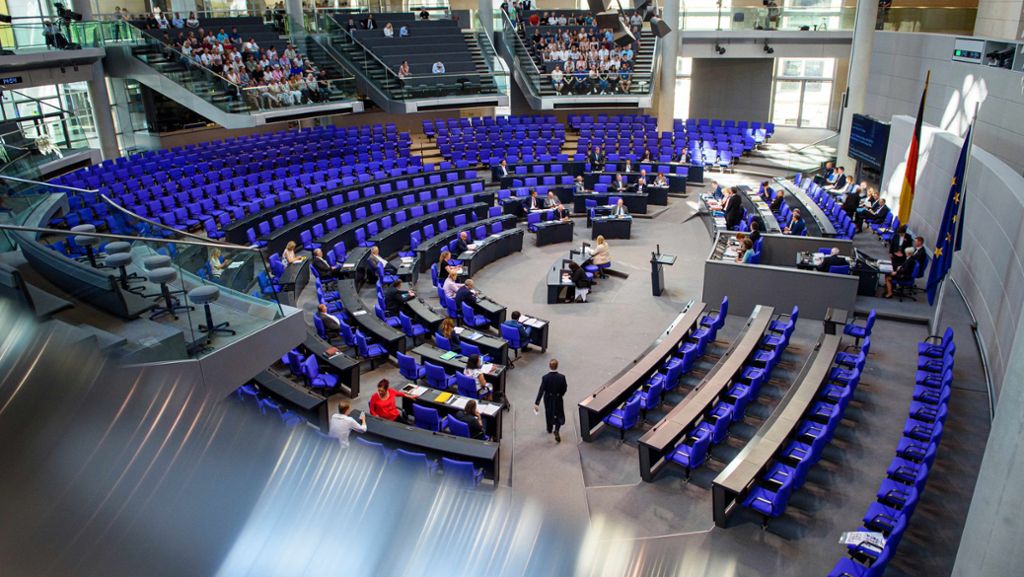 Bundestags-Votum zu Seehofers Abschiebegesetz: Gegenstimmen  für  Seehofer