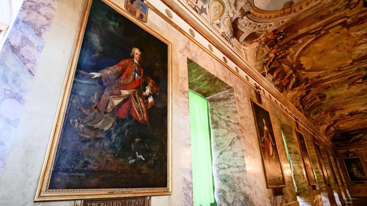  Vor 300 Jahren ließ sich Herzog Eberhard Ludwig, der „schwäbische Sonnenkönig“, porträtieren. Das Gemälde im Ludwigsburger Residenzschloss zeigt ihn als machtbewussten Herrscher – und verewigt seine Lieblingshündin. 