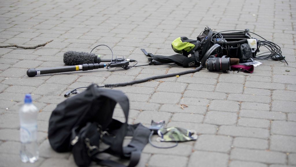 Attacke auf Fernsehteam in Berline: Polizei wertet Fotos und Videos zu Überfall auf ZDF-Team aus