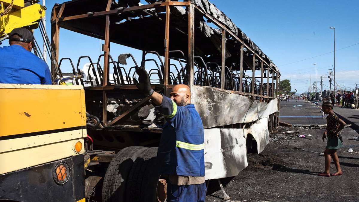 Straßenkämpfe in Kapstadt: In Kapstadt herrscht Taxi-Krieg