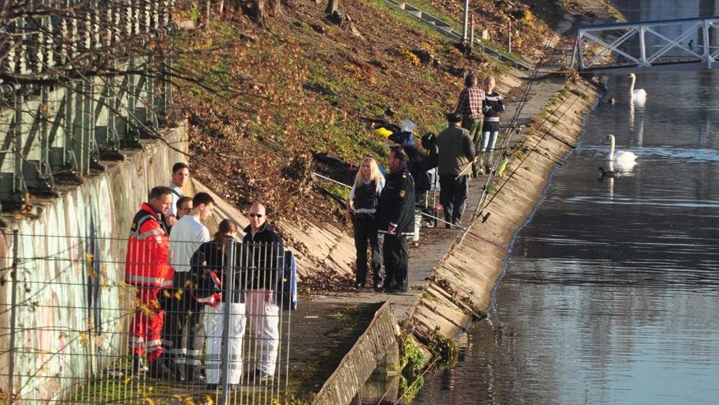 Untertürkheim: Passanten finden Leiche im Neckar