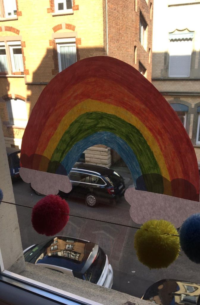 Hier ein Regenbogen im Fenster im Stuttgarter Süden.