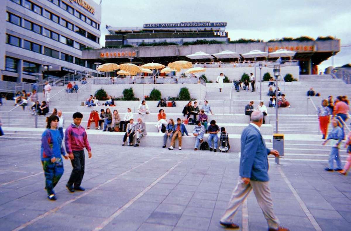 Beim Throwback fällt auf: Die Stuttgarter:innen vermissen einige coole Spots aus den 90ern, wie zum Beispiel die Freitreppe...
