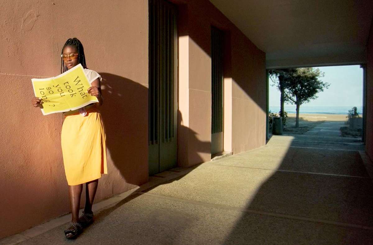 Vanessa Yeboah liest „Arts of The Working Class 2038“  aus  „The New Serenity“ – so der Titel des deutschen Pavillons. Foto: 2038