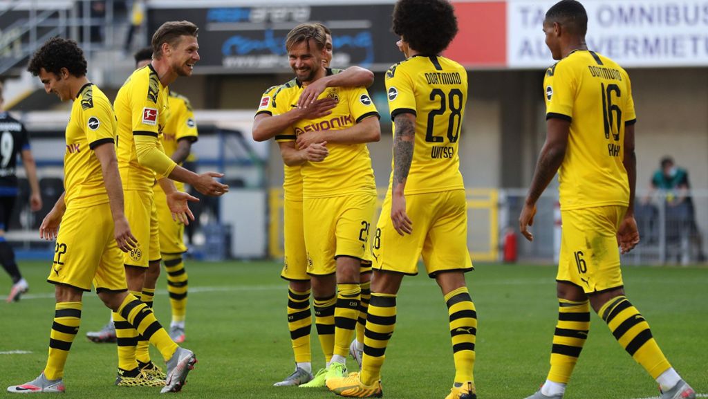  Gegen Abstiegskandidat Paderborn tut sich Dortmund zu Beginn schwer. In der zweiten Hälfte zeigt der BVB dann aber seine Offensivqualitäten und siegt letztendlich souverän. Für den SCP deutete weiter alles auf eine Bundesliga-Abschiedstournee hin. 