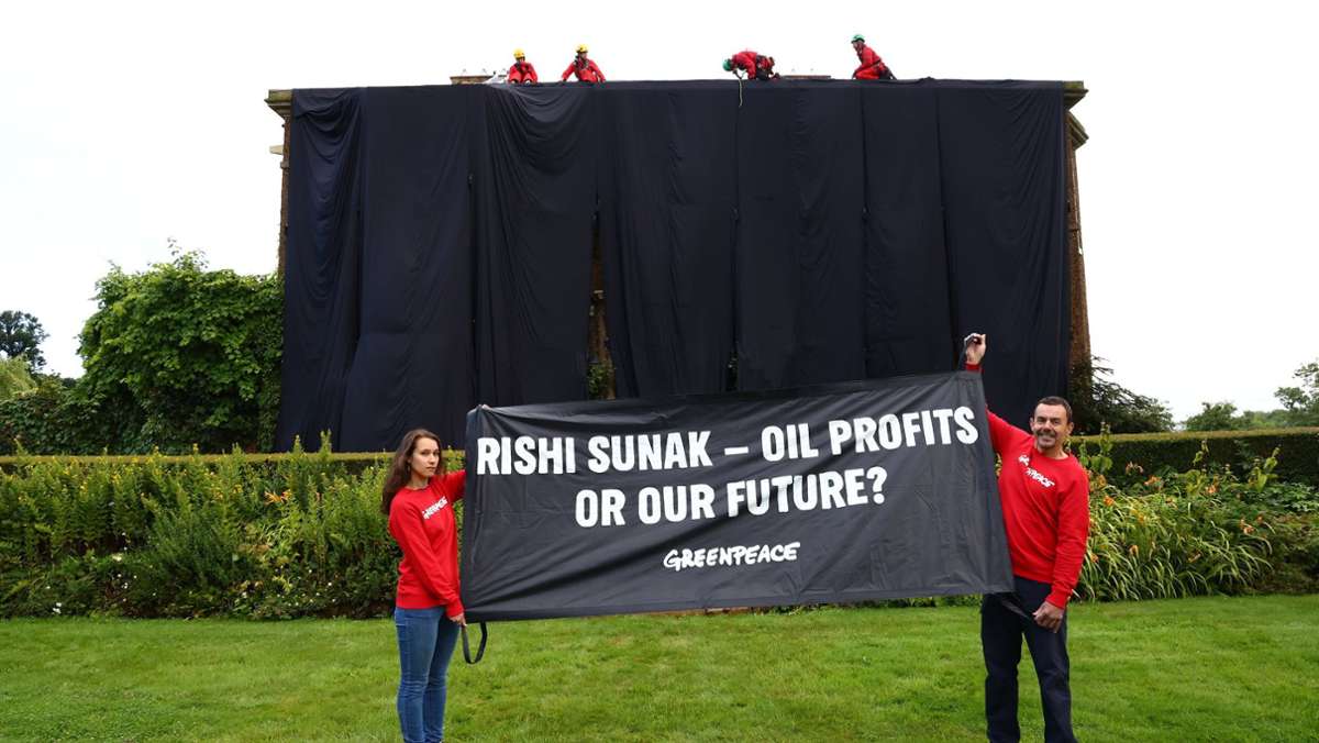 Greenpeace-Protest gegen Rishi Sunak: Aktivisten verhüllen Wohnhaus von britischem Premierminister