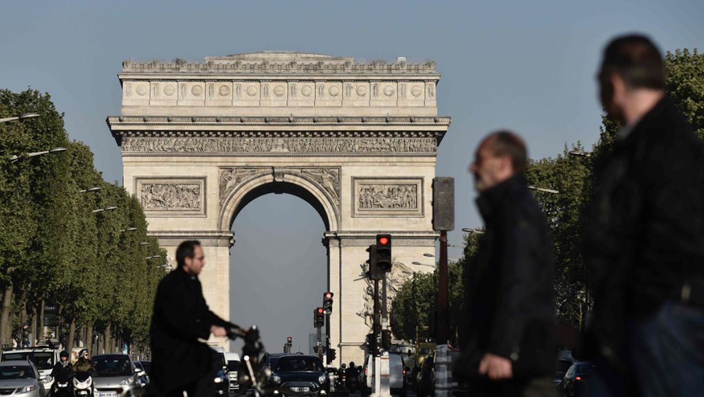Nach tödlichen Schüssen in Paris: IS bekennt sich zu Attacke auf den Champs-Élysées