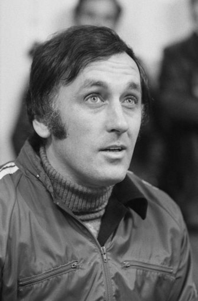 Istvan Sztani soll den Stuttgartern neue Gloria bringen - und scheitert. Im März 1976 ist für ihn Schluss.