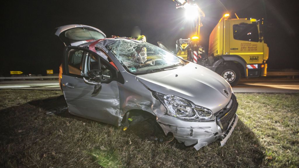 Unfall in Schorndorf: 23-Jähriger weicht Hase aus und überschlägt sich mit Auto