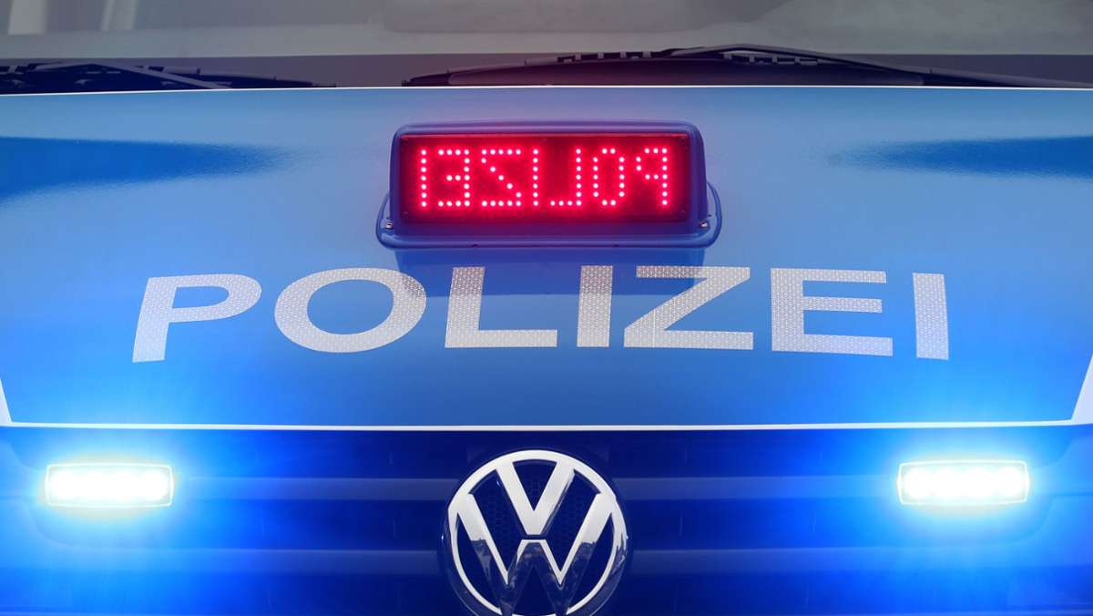 Korntal-Münchingen: Mit Messer Bewaffneter  überfällt Bank