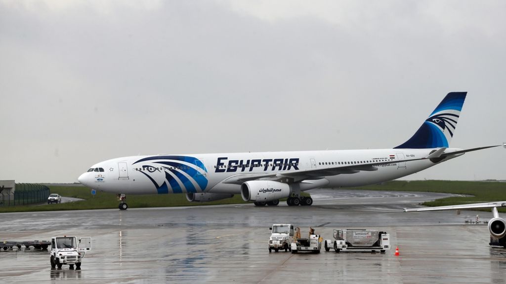 Abgestürzte EgyptAir-Maschine: Offenbar Feuer an Bord ausgebrochen