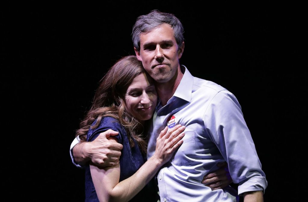 Beto O’Rourke mit seiner Frau Amy – der Demokrat musste Texas zwar verloren geben, viele sehen ihn aber ohnehin für Höheres berufen. Foto: AP