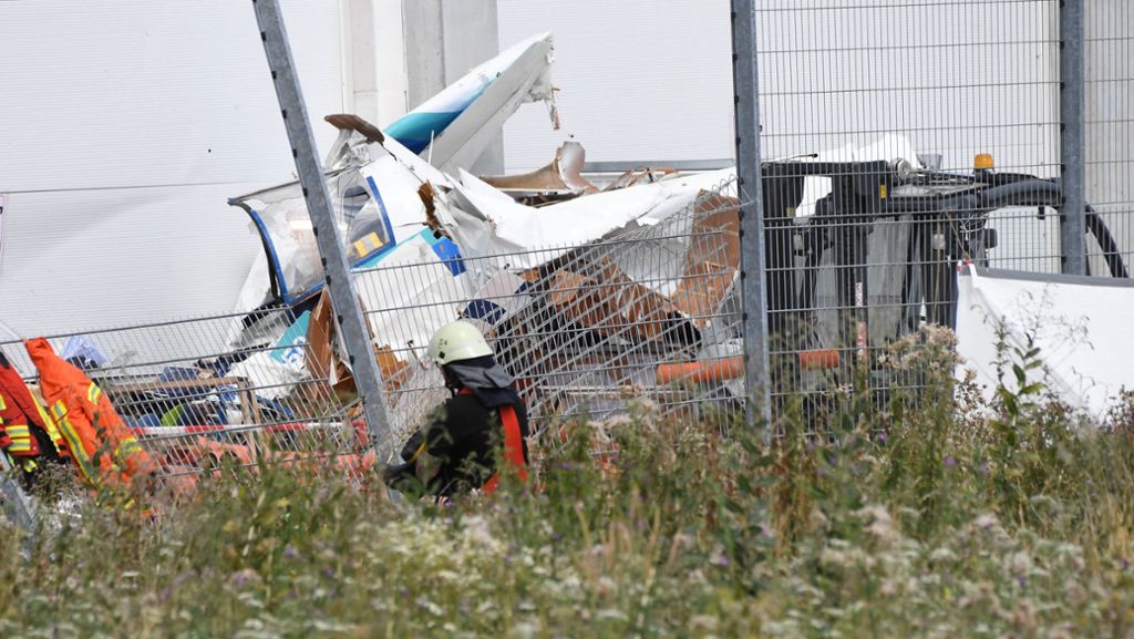 Flugzeug kracht gegen Baumarkt: Erste Erkenntnisse zur Ursache für Unglück in Bruchsal