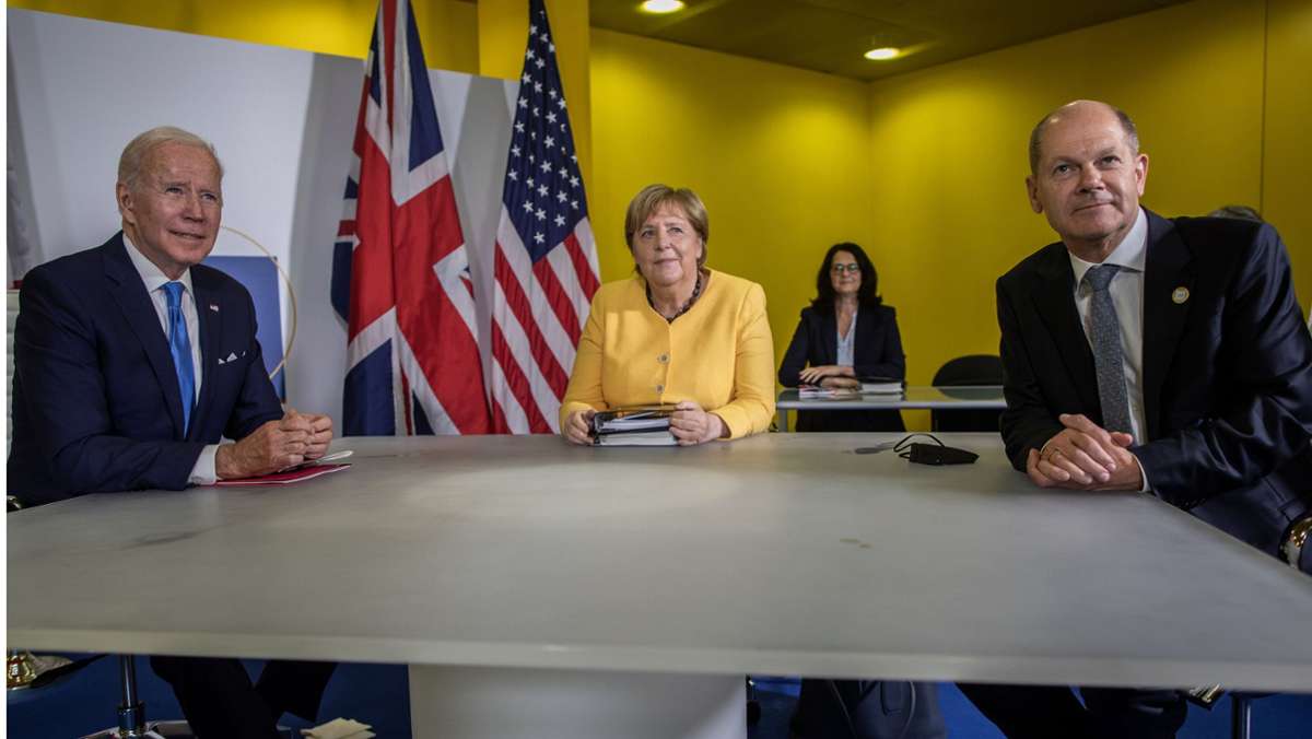 G20-Gipfel in Rom: Angela Merkel präsentiert Scholz  der Welt
