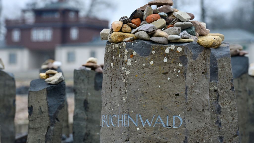 KZ-Gedenkstätte Buchenwald: Gedenksteine mit Hakenkreuzen beschmiert