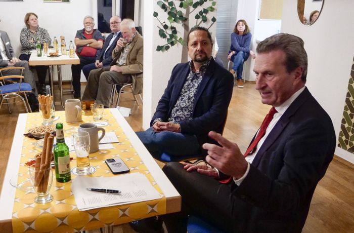 Günther Oettinger in Ditzingen: Der Opa das Viertele, der Bub das Apfelschorle