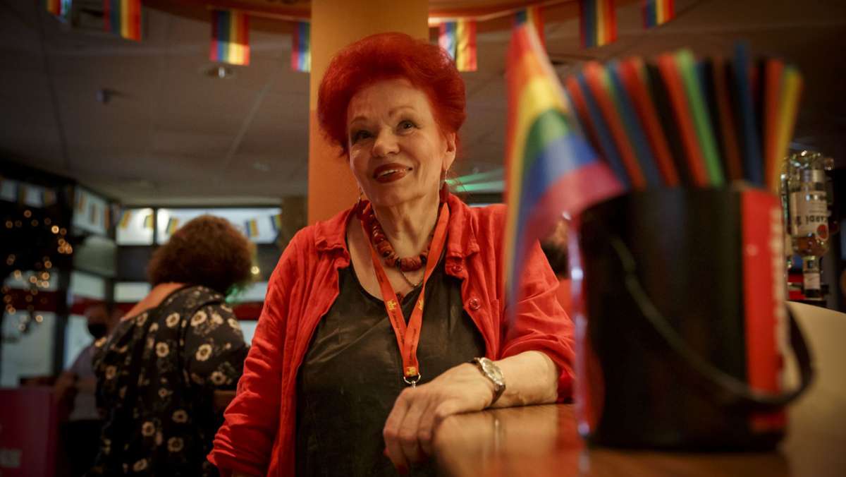 Kings Club im Exil eröffnet: Stuttgarts  „Schwulenmutti“ meldet sich mit Power  zurück