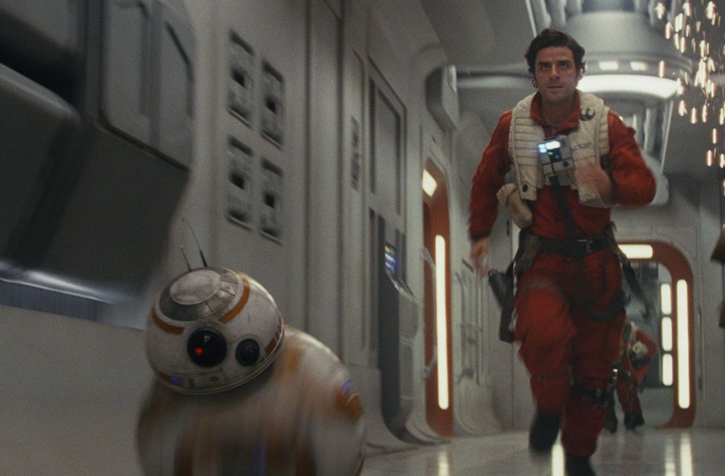 Der Kugelroboter BB-8, Oscar Isaacs als Poe