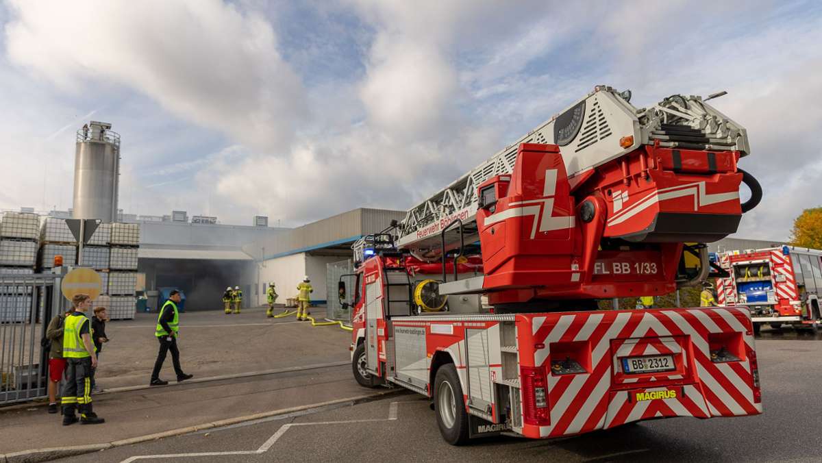Großübung bei Böblinger Chemiefirma: 220 Einsatzkräfte proben für den Ernstfall