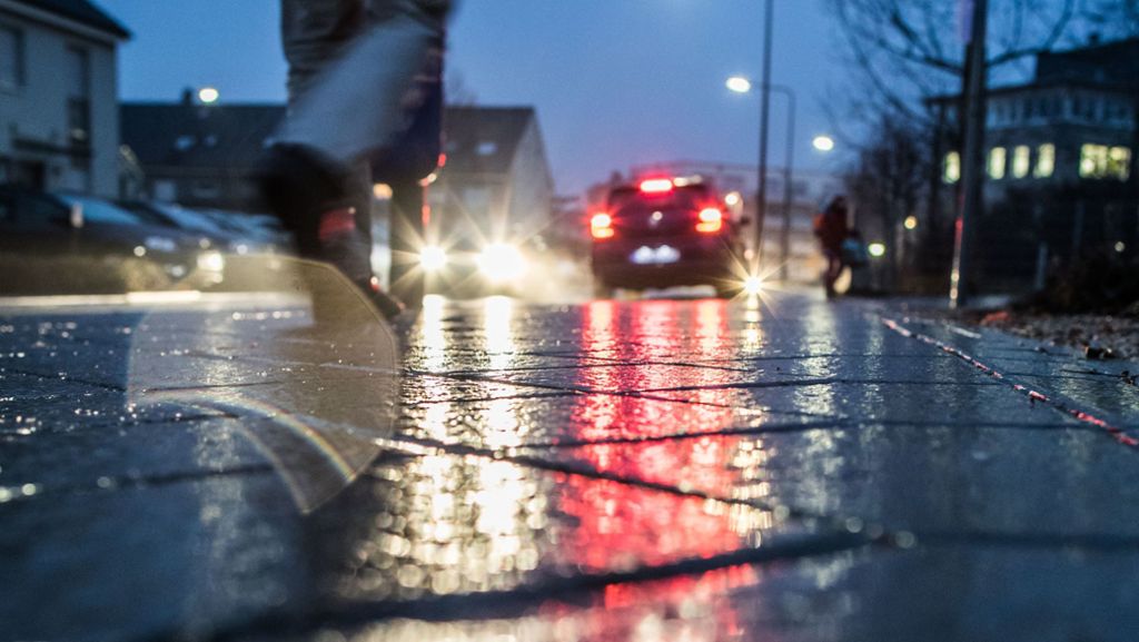 Blitzeis auf den Straßen: Entwarnung erst in der Nacht zum Donnerstag