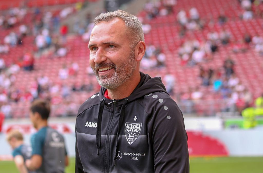VfB-Trainer Tim Walter war vor dem Spiel noch guter Dinge.