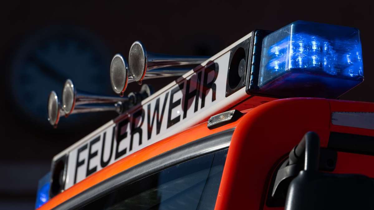 Beuren im Kreis Esslingen: Auto fängt in Garage Feuer