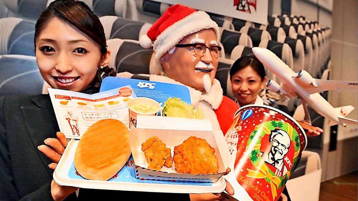  In Japan tischt man zu Weihnachten keine Gans auf, sondern kauft frittierte Hühnerteile. Wie es einer Fast-Food-Kette gelungen ist, den Japanern eine erfundene Tradition unterzujubeln. 
