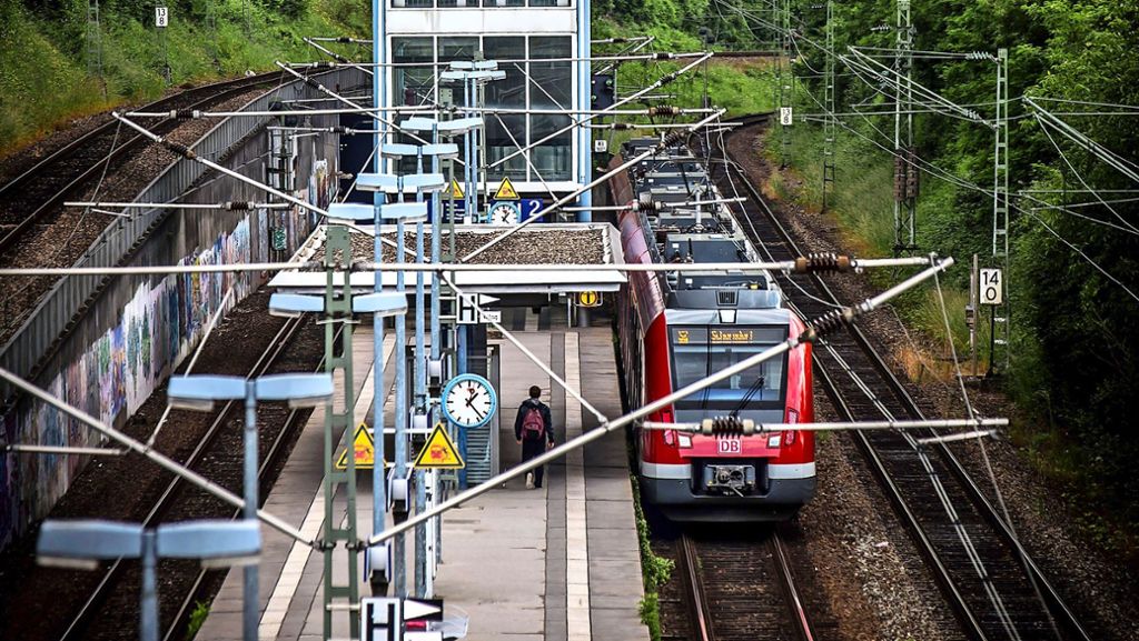Bahnärger an der Station  Österfeld: Ein ständiges Auf und Ab für die S-Bahnkunden