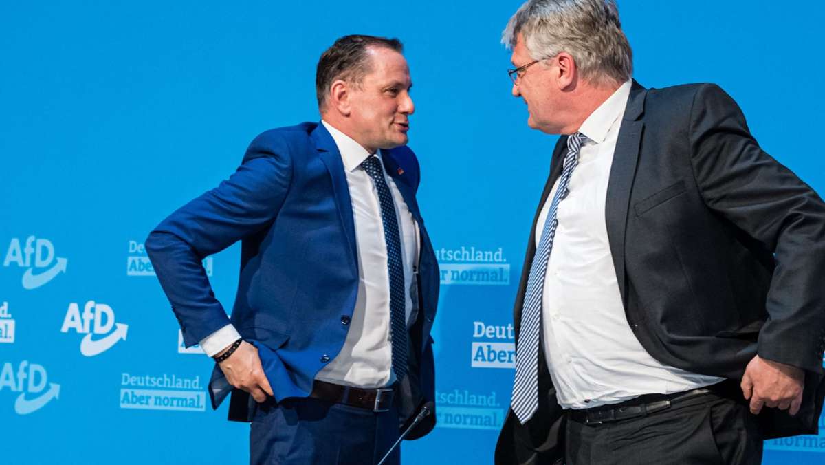  Er ist der dritte AfD-Vorsitzende, der wegen der zunehmenden Radikalisierung die Partei verlässt. Was sind die Gründe, dass Jörg Meuthen den Machtkampf verloren gibt? 