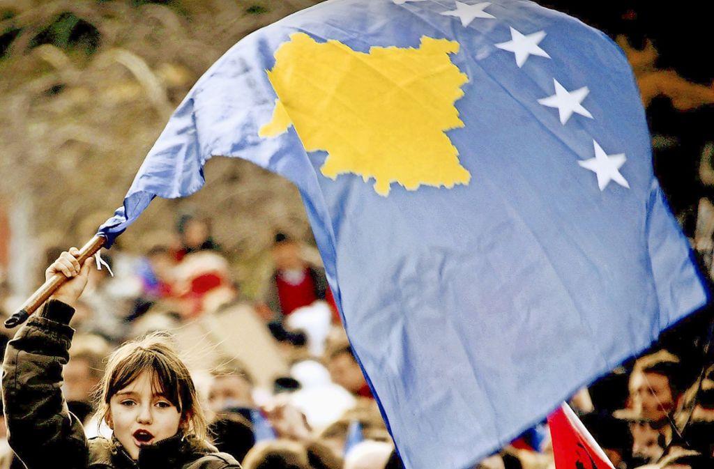 Albaner feiern 2008 die Unabhängigkeit der Republik Kosovo Foto: AFP