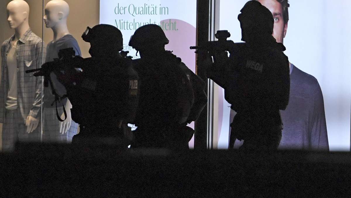 Anschlag in Wien: Innenminister: Attentäter war IS-Anhänger – vier Passanten getötet
