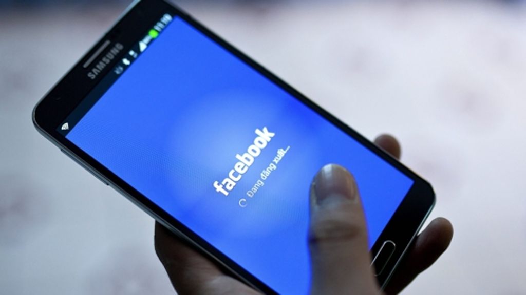 Soziales Netzwerk: Facebook zieht Nutzer und Werbemilliarden an