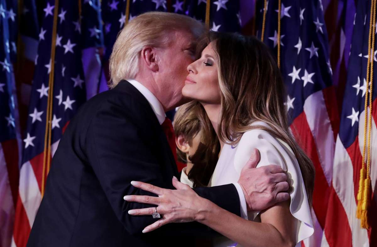 Die Präsidentschaft: Melania Trump soll in der Wahlnacht geweint haben – und nicht vor Freude. Sie ist eine zögerliche First Lady und hat nur wenige eigene Initiativen auf den Weg gebracht. Sie hat es aber auch nicht leicht: Ihre Anti-Cyber-Bullying-Kampagne zum Beispiel wird immer wieder von ihrem Ehemann konterkariert.