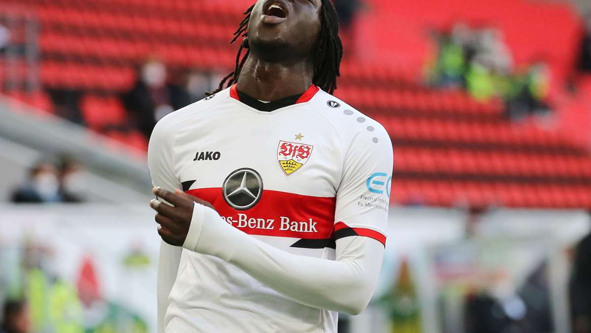  Der VfB Stuttgart hat beim SC Freiburg mit 0:2 verloren. Wieder gelang den Schwaben kein Treffer. Ein zurückgenommener Elfmeter sorgt für Aufregung. 