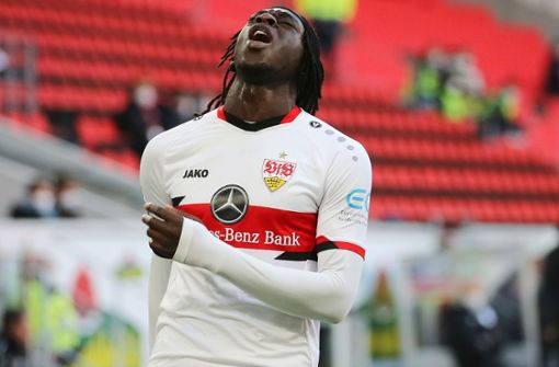 Tanguy Coulibaly und der VfB Stuttgart reisen ohne Punkte zurück in den Kessel. Foto: Pressefoto Baumann/Julia Rahn