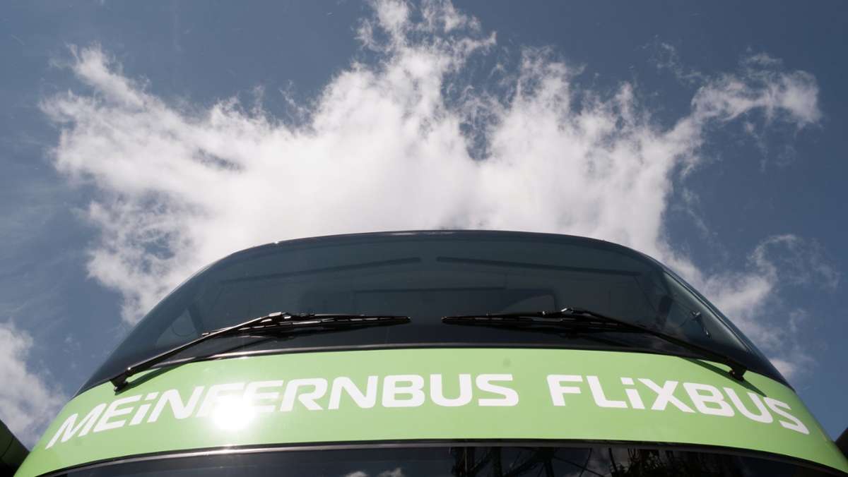  Zwischen dem 17. Dezember und dem 11. Januar bietet das Fernbusunternehmen nun doch keine Fahrten an. Das Geld für bereits bezahlte Fahrten soll zurückerstattet werden. Auch ein Gutschein winkt Betroffenen. 