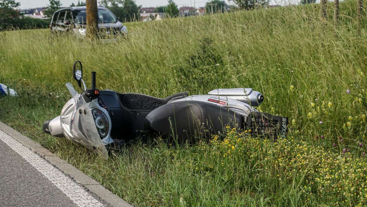 Auffahrunfall in Neuhausen: Zu spät reagiert und auf Roller aufgefahren