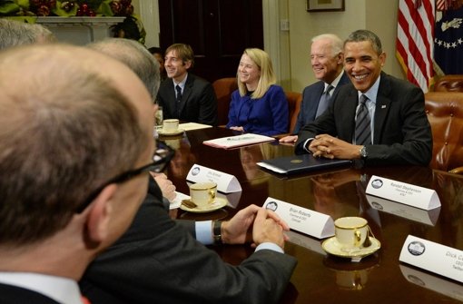 Marissa Mayer von Google, Apple-Boss Tim Cook und weitere Manager von Internetfirmen haben sich mit US-Präsident Barack Obama getroffen. Foto: dpa