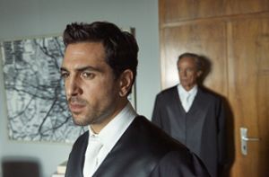 Elyas M’Barek spielt in der Verfilmung eines Romans von Ferdinand von Schirach den Junganwalt Caspar Leinen. Foto: Constantin