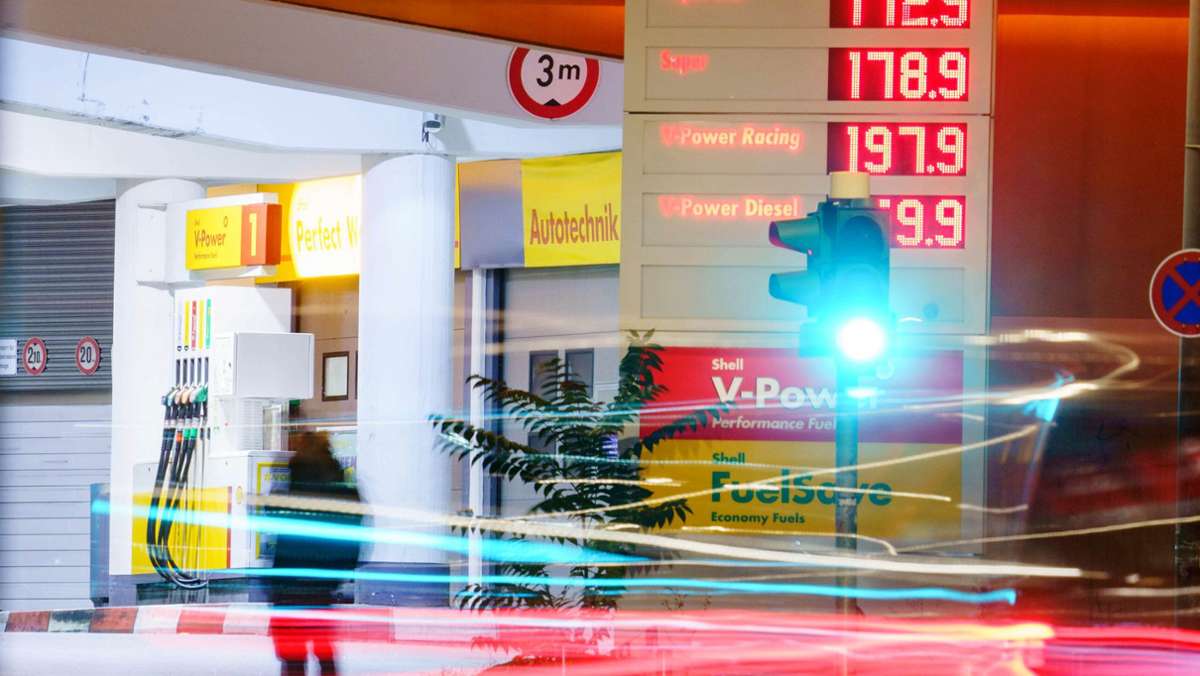 Mannheim: Mann überfällt bewaffnet Tankstelle