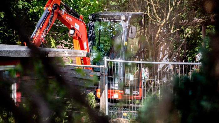 Polizei gräbt den zweiten Tag in Kleingarten