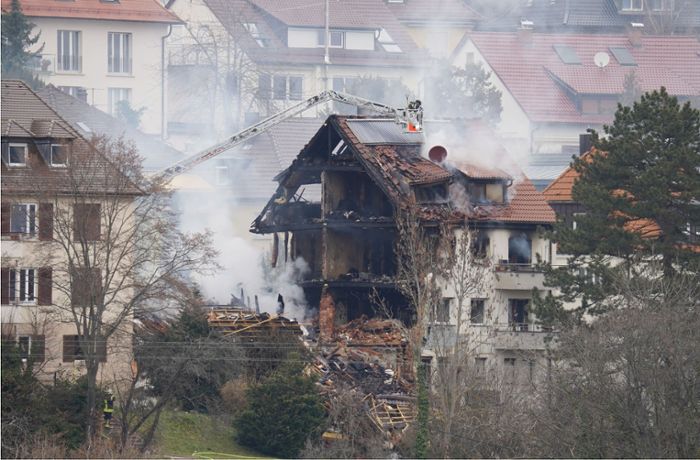 Explosion in Stuttgart-West: Ein Haus liegt in Trümmern