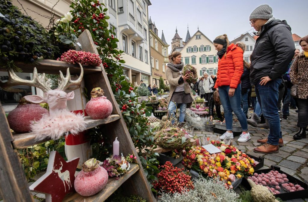 Deko für die Weihnachtszeit gab es am Esslinger Herbstmarkt.