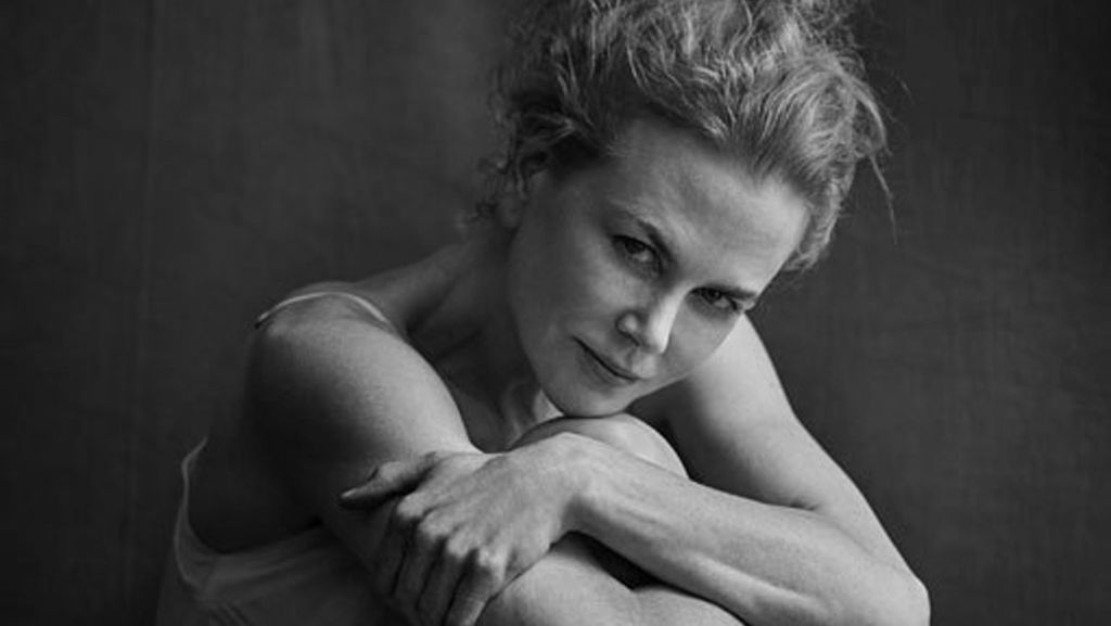  Nicole Kidman, Uma Thurman, Helen Mirren: Allesamt schöne Frauen, die Peter Lindbergh für den Pirelli-Kalender 2017 in Szene gesetzt hat. Dabei setzt der Starfotograf auf unvollkommene Schönheit – und nicht auf Nacktheit. 