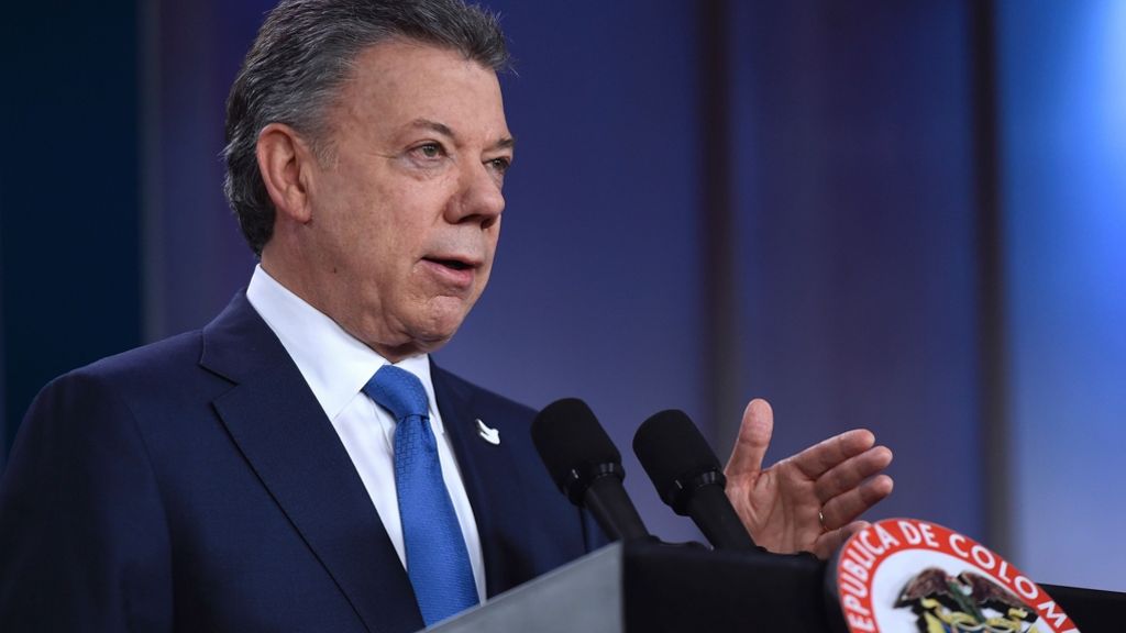  Nach der Ablehnung des Friedensabkommens mit den Farc-Rebellen durch die Bevölkerung will Kolumbiens Präsident Juan Manuel Santos zusammen mit dem Nein-Lager daran arbeiten, einzelne Punkte des Abkommens zu konkretisieren und Unsicherheiten zu beseitigen. 