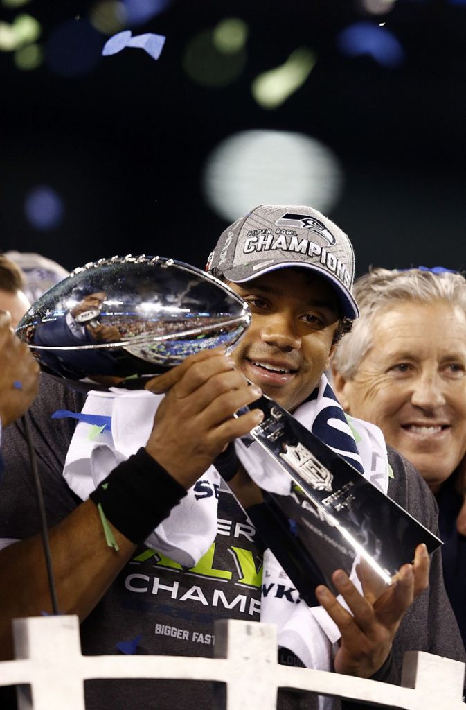 Russell Wilson gewann 2015 mit den Seattle Seahawks den Superbowl. Der heute 30-Jährige war erst der zweite afroamerikanische Spielmacher, der in der Startformation des Super Bowls stand und den NFL-Thron besteigen konnte. Seit vergangenem Sommer ist Wilson der bestbezahlte Sportler der NFL-Geschichte.