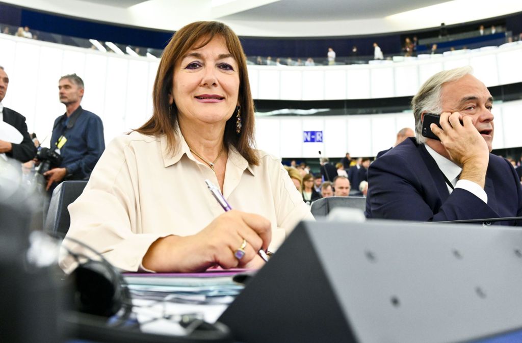 Kroatien: Dubravka Šuica sitzt bereits seit sechs Jahren im EU-Parlament, nun soll sie in der Kommission Vizepräsidentin werden und das Gebiet Demokratie und Demografie übernehmen. Vor ihrer EU-Karriere war sie Bürgermeisterin von Dubrovnik.